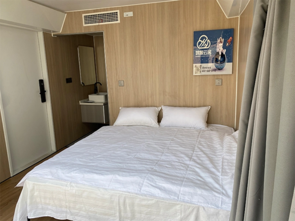 Space Capsule House E2